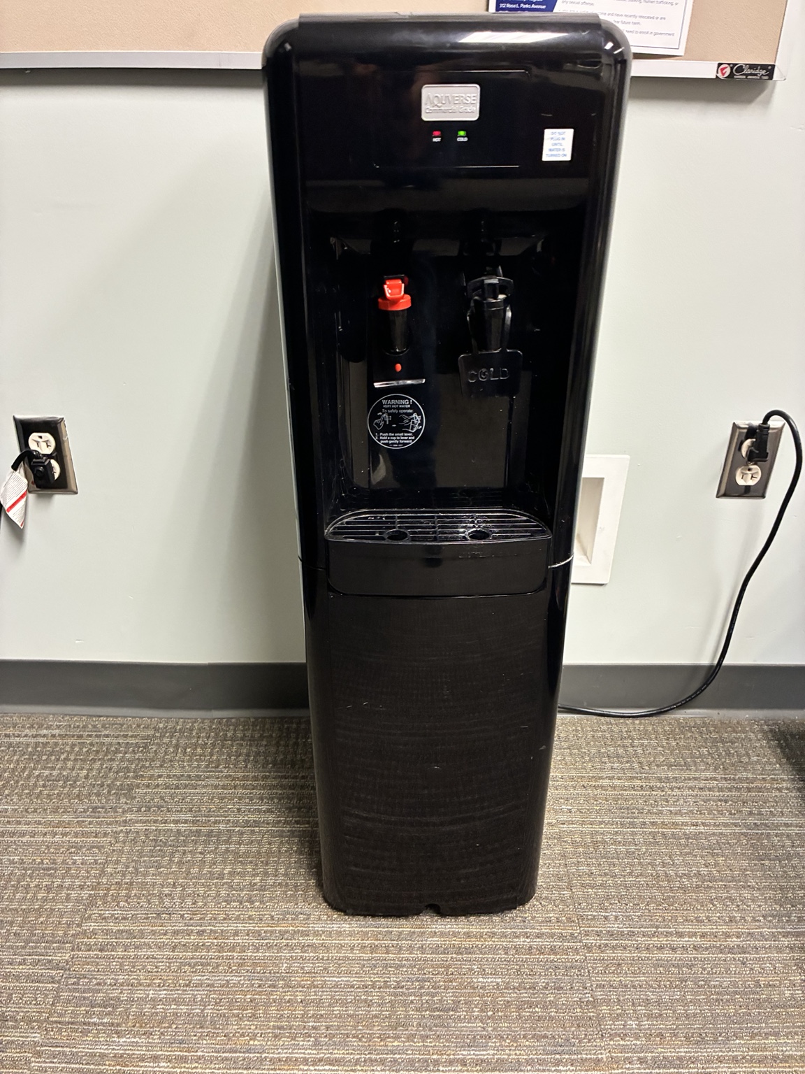 Bottleless hot and cold water dispenser